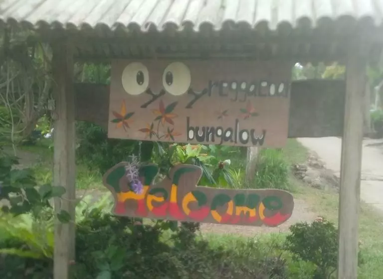 Retkeilymaja Koh Mook Oyoy Reggaebar Bungalow