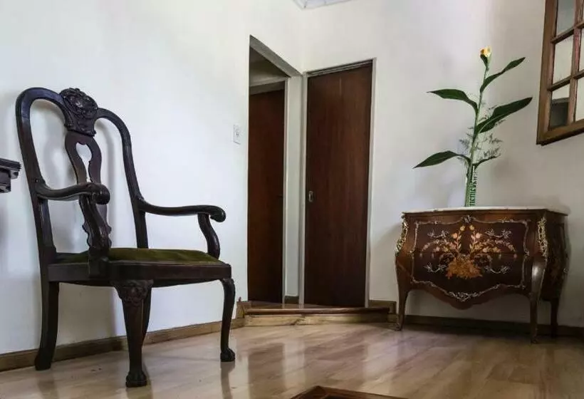 Majatalo Elena Suites