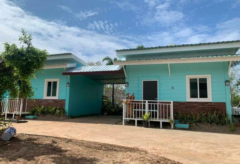 ที่พักสกลนคร กรีนเฮ้าส์ รีสอร์ท