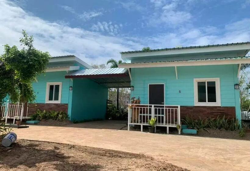 ที่พักสกลนคร กรีนเฮ้าส์ รีสอร์ท