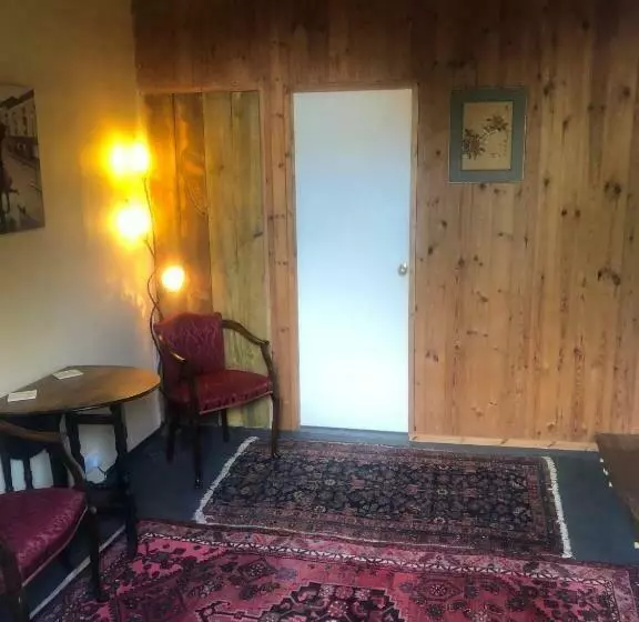 ホテル Adorable Hideaway With Log Fire And Incredible Views