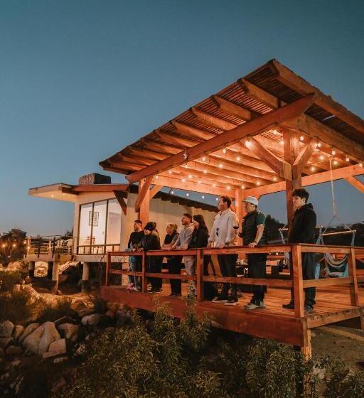 Отель Oasis 444