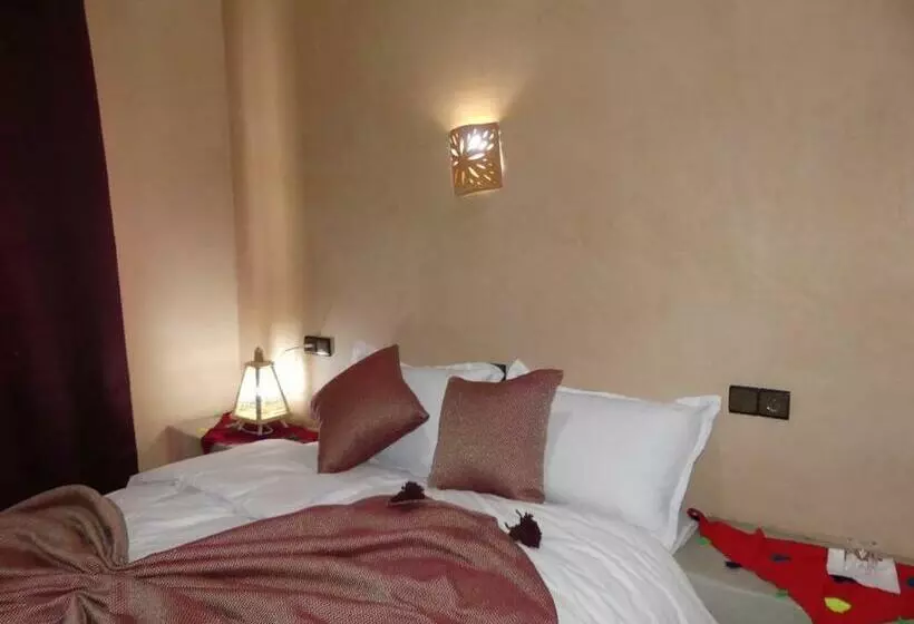 تختخواب و صبحانه Dar Diafa Chez Anaam