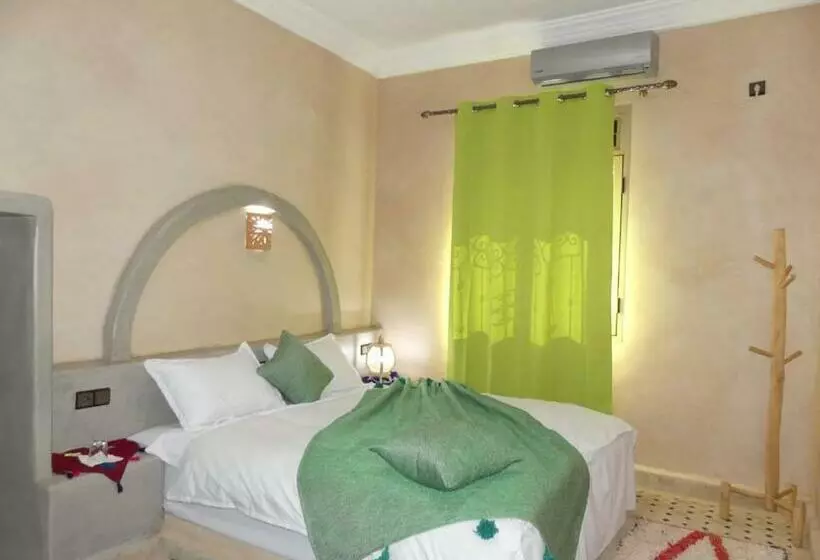 تختخواب و صبحانه Dar Diafa Chez Anaam