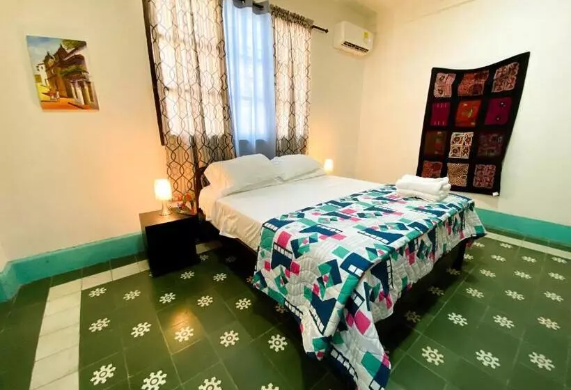 تختخواب و صبحانه Mansion Bahia Manga