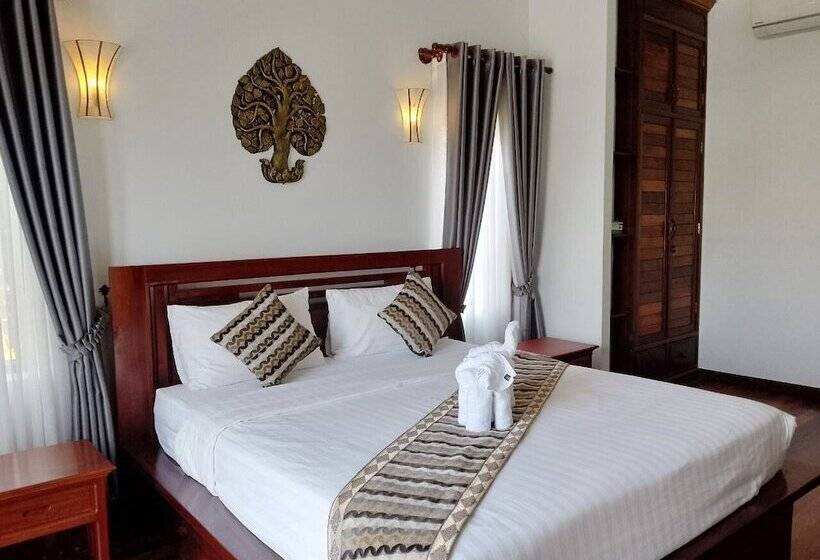 Отель D Central Khmer Villa