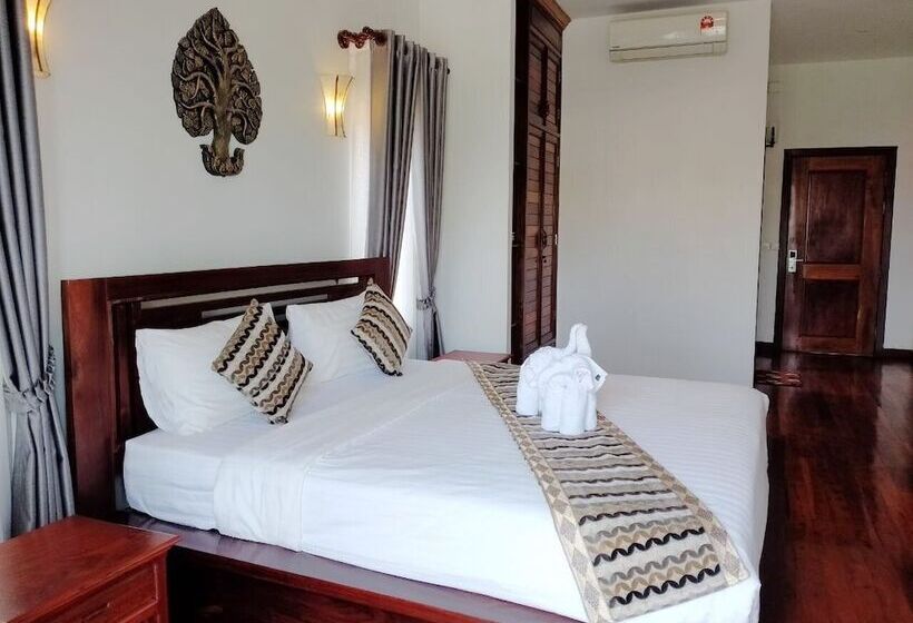Отель D Central Khmer Villa