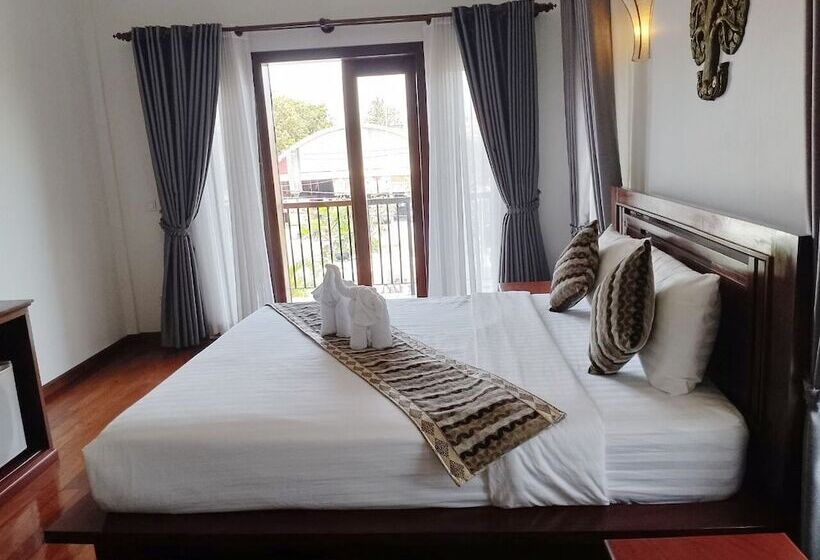 Отель D Central Khmer Villa