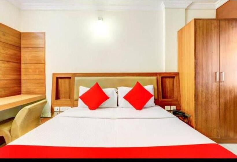 בית מלון כפרי Malabar Plaza