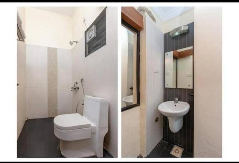 בית מלון כפרי Malabar Plaza