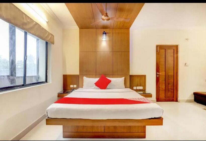 בית מלון כפרי Malabar Plaza