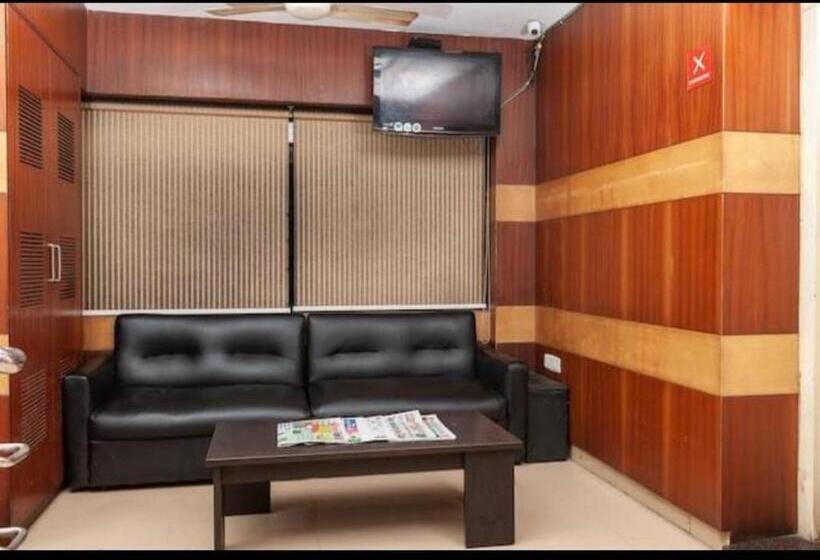 בית מלון כפרי Malabar Plaza