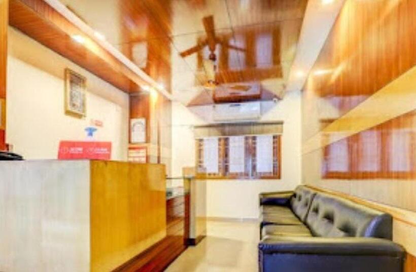 בית מלון כפרי Malabar Plaza