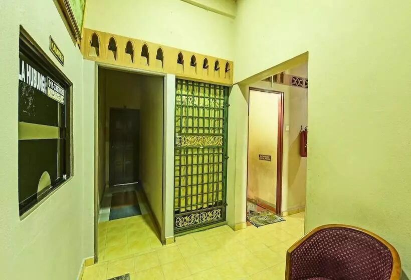 Hotelli Oyo 90639  Azimah