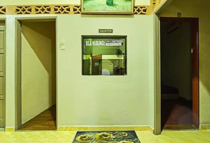 Hotelli Oyo 90639  Azimah