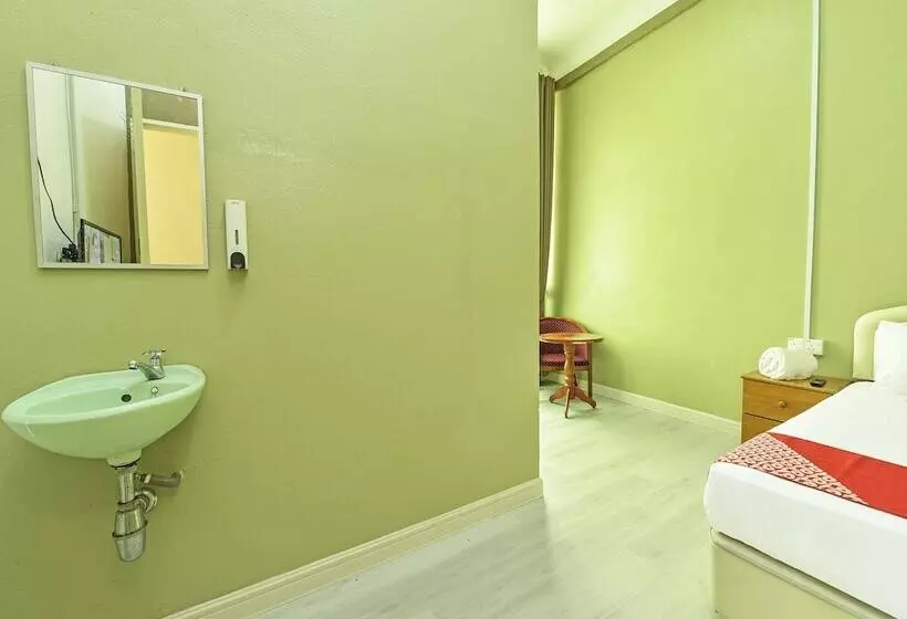 Hotelli Oyo 90639  Azimah