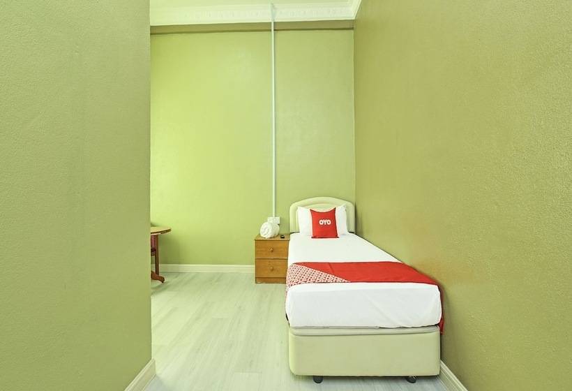 Hotelli Oyo 90639  Azimah