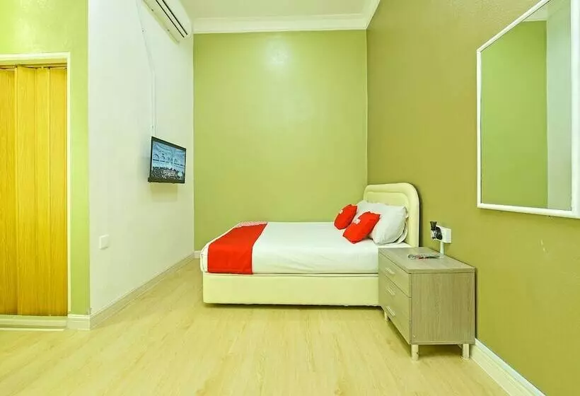 Hotelli Oyo 90639  Azimah