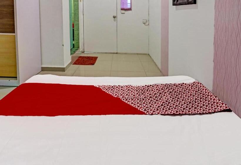 בית מלון כפרי Zazezo Homestay Syariah Redpartner