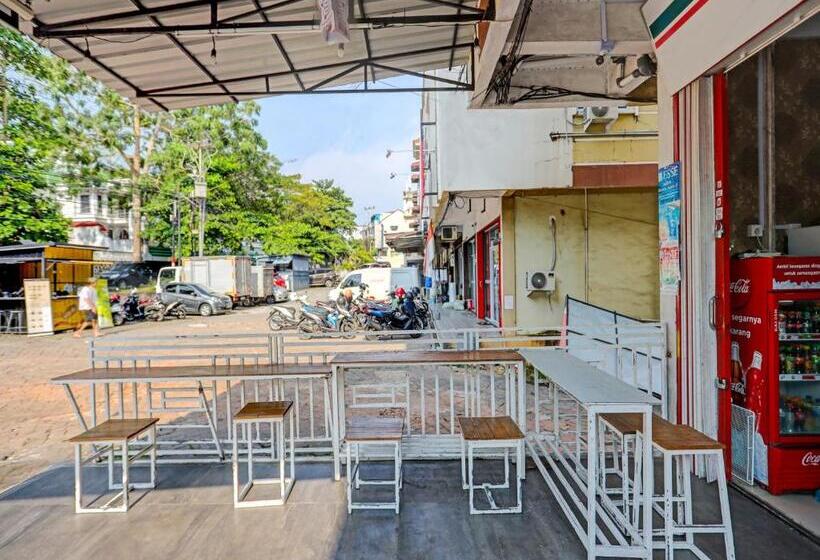 בית מלון כפרי Zazezo Homestay Syariah Redpartner