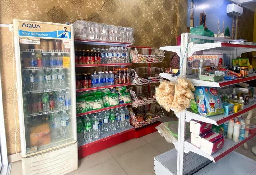 בית מלון כפרי Zazezo Homestay Syariah Redpartner