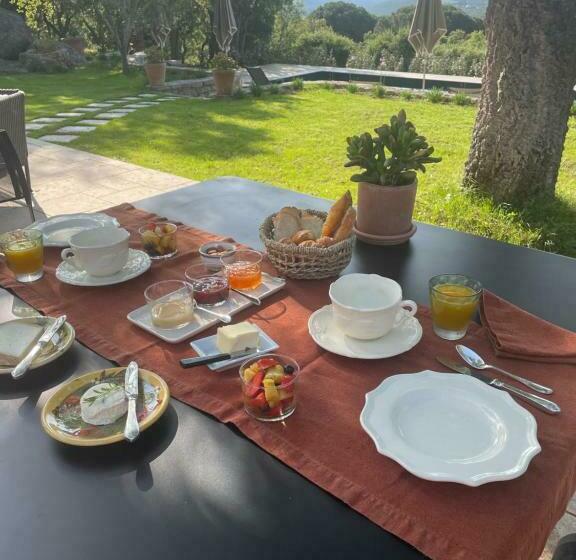 Bed and Breakfast Villa Vallaury