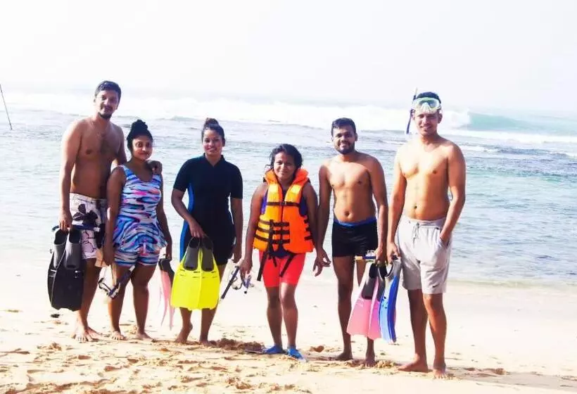 پانسیون Madiha Surf House Lanka