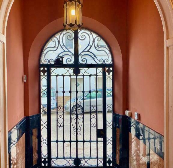 膳宿费 Carmen Guillemot