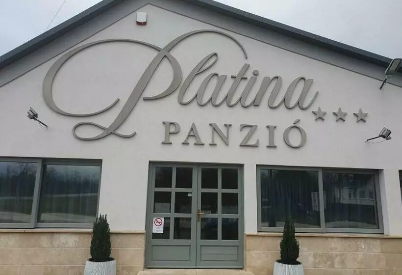 ベッドアンドブレックファースト Platina Panzió
