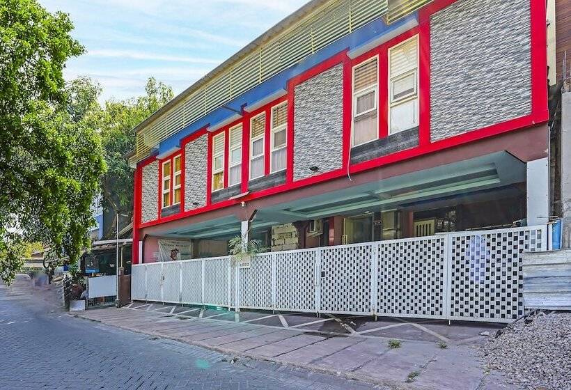 فندق Oyo 91743 Choirul Residence