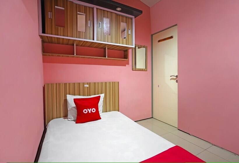 فندق Oyo 91743 Choirul Residence