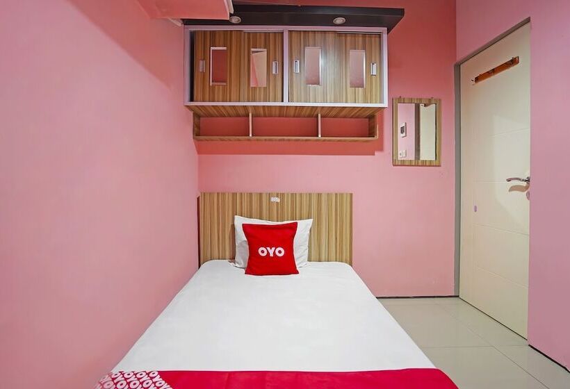 فندق Oyo 91743 Choirul Residence