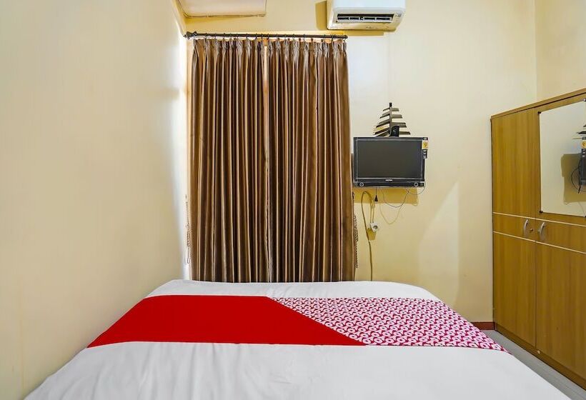 فندق Oyo 91743 Choirul Residence