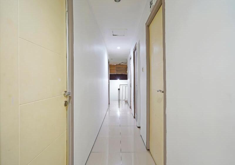 فندق Oyo 91743 Choirul Residence