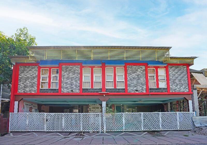 فندق Oyo 91743 Choirul Residence