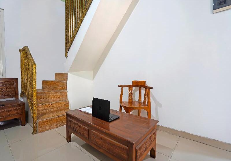 فندق Oyo 91743 Choirul Residence