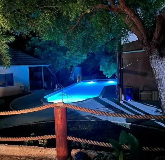 Lunar Dive Resort: Bamboo Villas