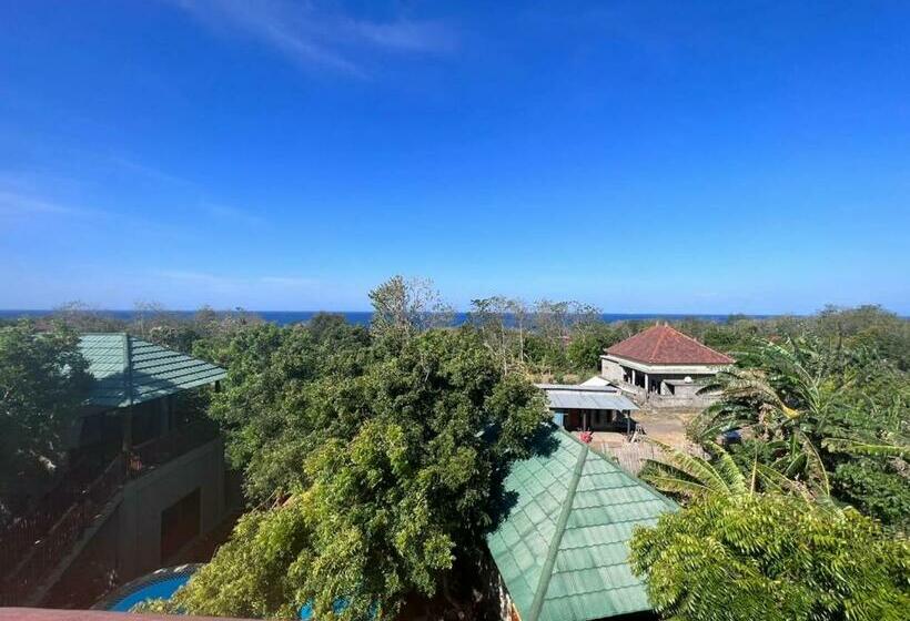 Lunar Dive Resort: Bamboo Villas