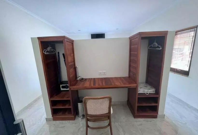 Lunar Dive Resort: Bamboo Villas