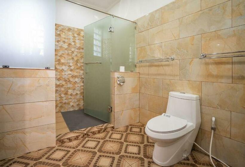 Lunar Dive Resort: Bamboo Villas