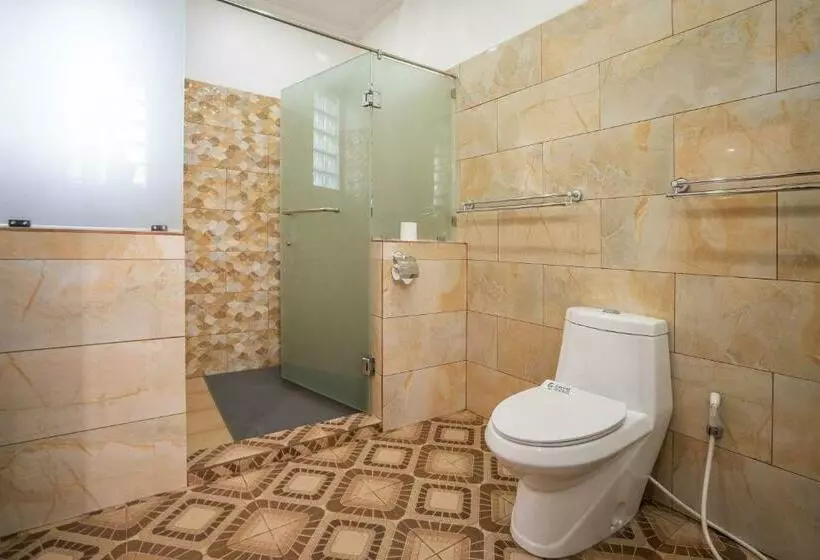 Lunar Dive Resort: Bamboo Villas