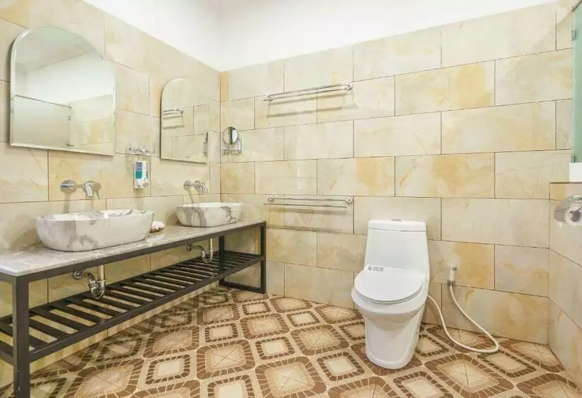 Lunar Dive Resort: Bamboo Villas