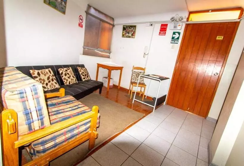 پانسیون T Ika Guest House