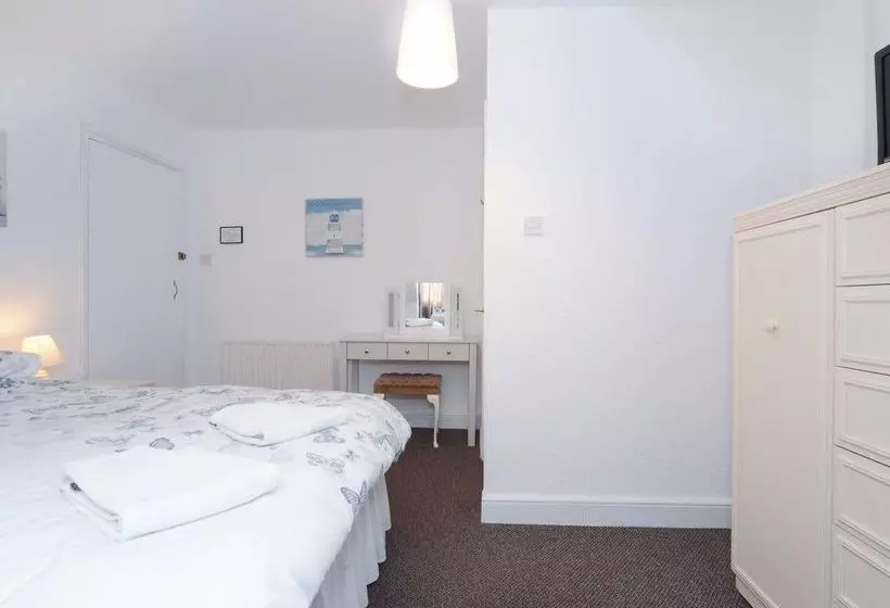 تختخواب و صبحانه Sandy Bay Guest House