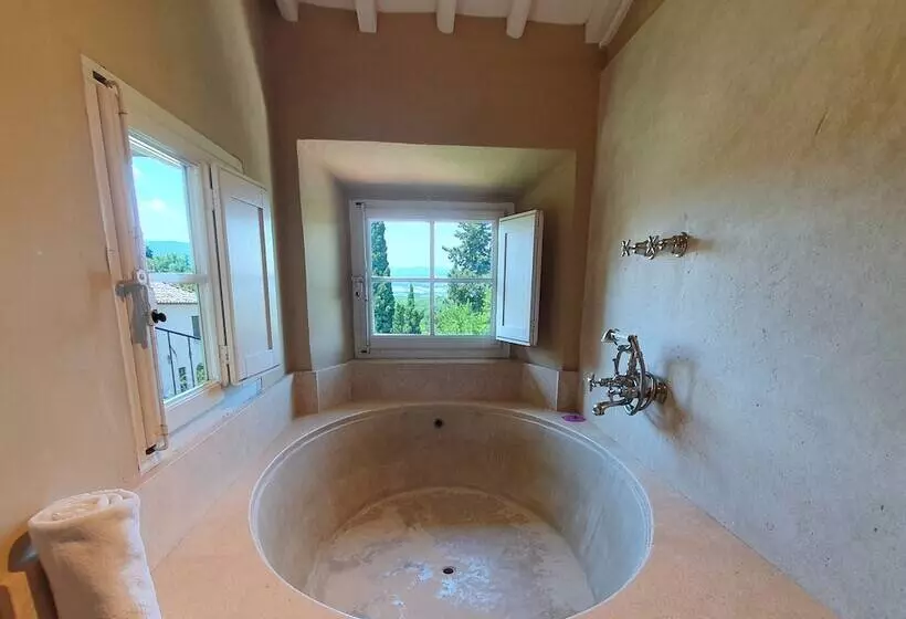 Castello Di Fonterutoli Wine Resort