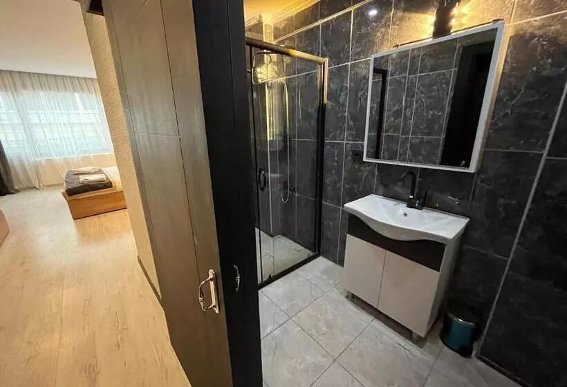 Saffron Hotel Old City