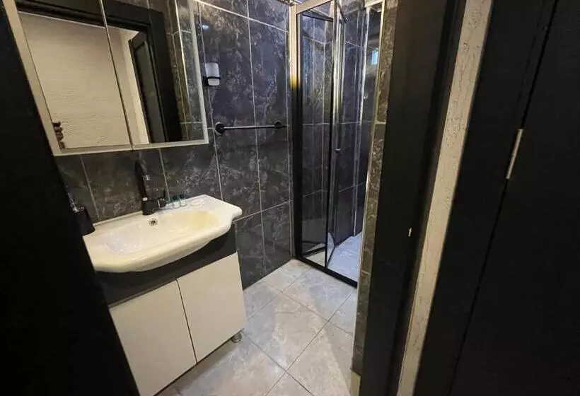 Saffron Hotel Old City