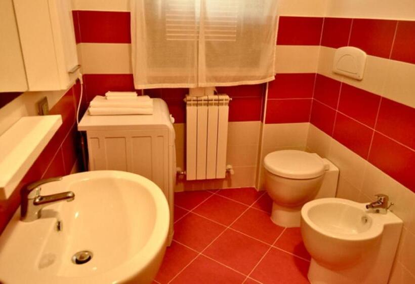 בית מלון כפרי Adamo Ed Eva Resort