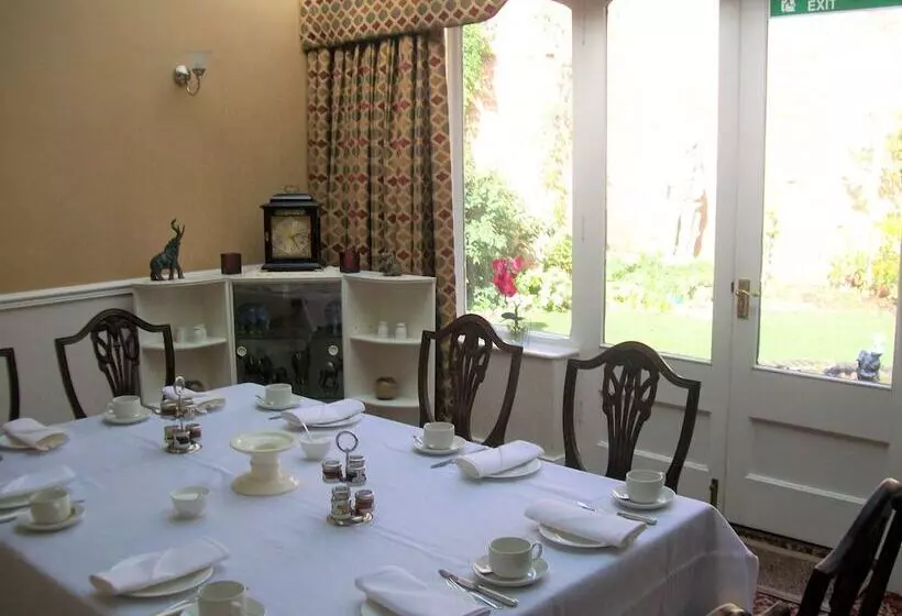 Отель Chapel House