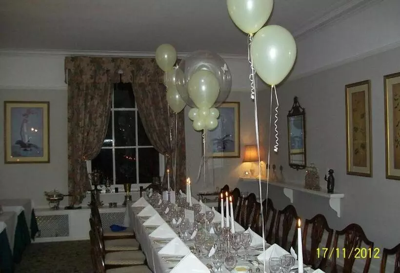 Отель Chapel House